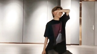 จื่อหยูเต้นเพลง "Don't Wanna Cry" ของวง Seventeen