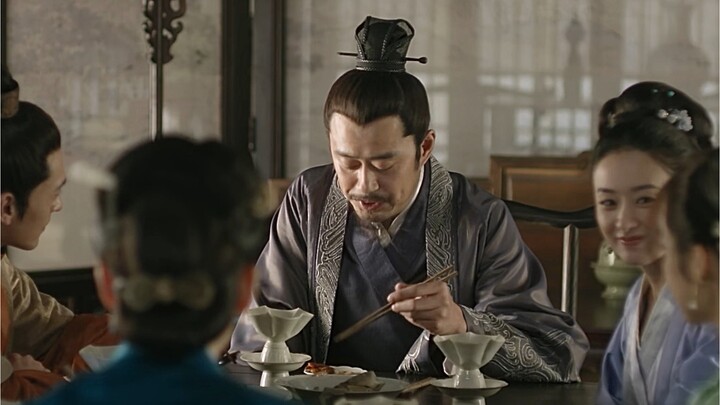 Before marriage, Minglan was always last in line; after marrying Gu Tingye, she now sits in the most