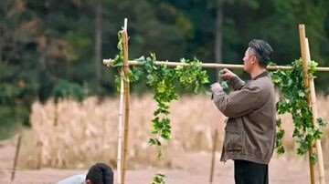 119. Farming system in apocalypse She got rich Her ex regretted everything.!