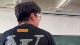 Hahaha, lại là một ngày nữa để giúp bạn cùng phòng tăng “điểm bình thường” của họ...