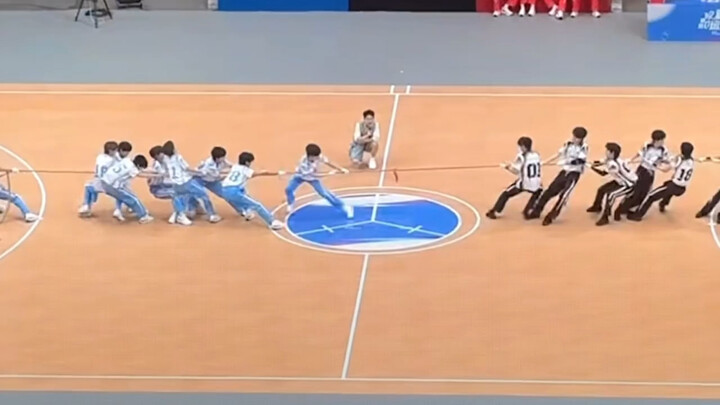 الفرقة الزرقاء لديها حياة واحدة فقط، فقط العمل بلا توقف أو استسلام! قيادة السيدة سو مثيرة للحماس حقً