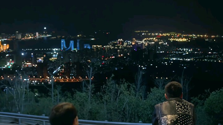 “Lúc đó bạn đáng yêu lắm” “Săn tội đồ giám”
