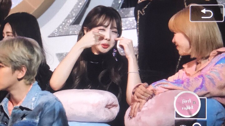 Beberapa adegan yang tidak bisa kamu lihat di atas panggung (4)