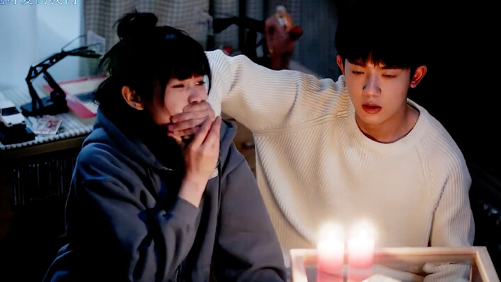 Cewek yang suka hal-hal seksi itu terlalu imut!