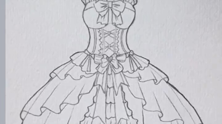 How to draw a Lolita dress