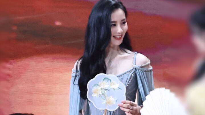 At Weibo Night, Liu Shishi's fans come and feast their eyes