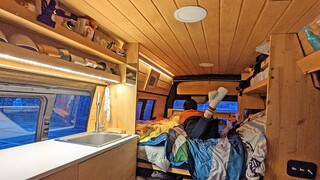 大雨の山奥で温泉を目指すノープラン車中泊旅