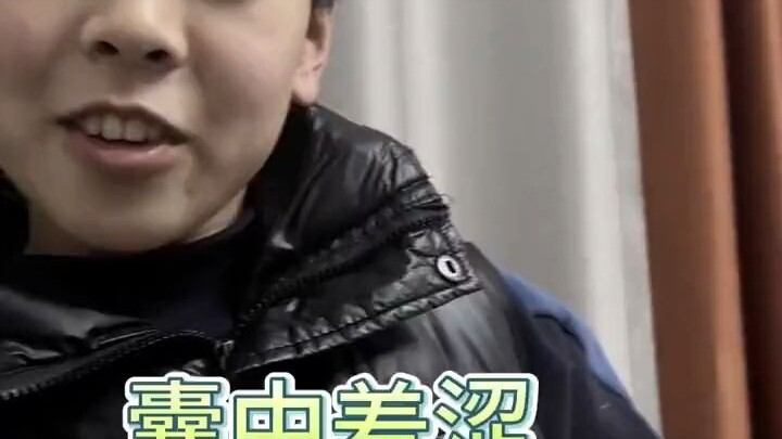 Anak ini ternyata nyerang aku dengan trik licik! Tunggu saja, di jalan panjang dan gunung tinggi kit