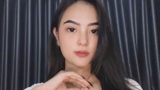 "Dia gak banyak gerak… but every move hits hard 😏"