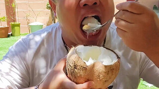 Thai Cuisine: The Legendary Divine Coconut Sticky Rice—One Coconut Satisfies You, Silky Natural Ice 