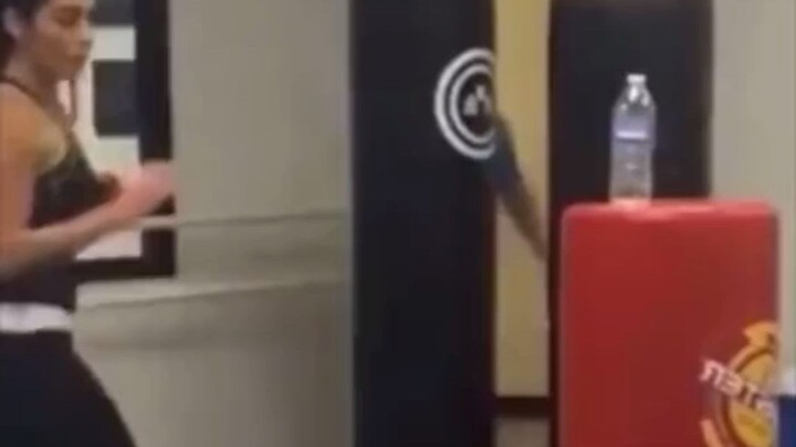 背景飘过了什么？