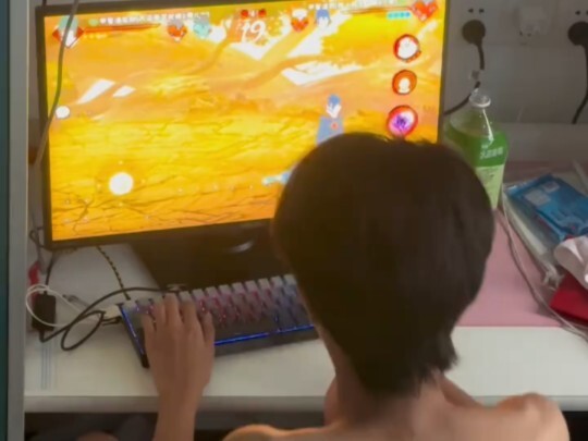 เพื่อนร่วมห้องบ้าๆ บอๆ ไปเลยตั้งแต่เล่นนารูโตะ