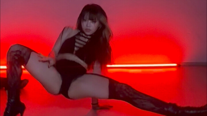 Malam ini ada waktu luang? Kucing di rumahku bisa melakukan salto samping #KoreografiSheli