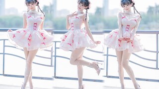 “呐，贴贴肉肉的学姐”