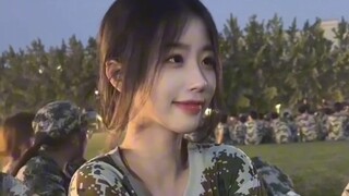 Wajah super tampan dalam pelatihan militer