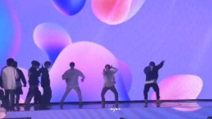 [SEVENTEEN] You Don’t Need to Understand Everything This Guy Does—Just Join In!