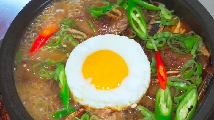 Mì tôm làm ở ngoài vẫn ngon hơn!