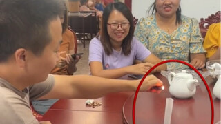 吃饭时露一手，收获亲友掌声。