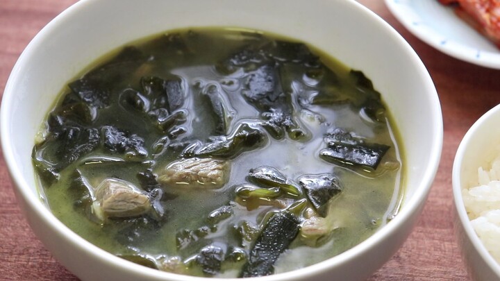 【韩式海带汤做法】热热的浓浓的海带汤，喝起来真舒服~