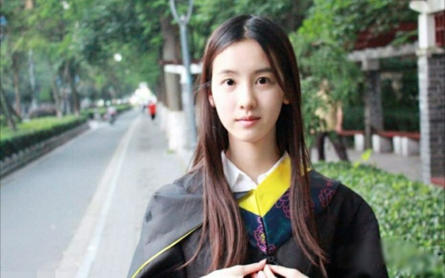 【陈都灵】我也不想心动啊，可是她是高考纯文化成绩六百多分的女神诶！