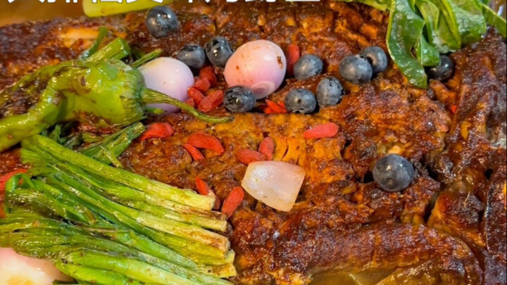 Makan barbecue sambil menyesap minuman ringan, musim panas ini benar-benar penuh nuansa summer! Mant