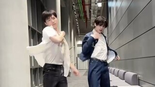 [Kpop] Cùng một thử thách về ngoại hình, làm sao có thể chỉ làm hài lòng một bên mắt?