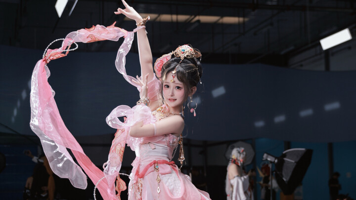 Musim semi tentu saja harus menari Wing Chun!