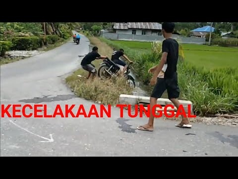 kecelakaan saat berkendara- video lucu viral... 🤣di jamin bikin ngakak,