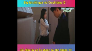 Khi Màn Đêm Gợn Sóng Tập 5: Sếp từ chối quà mà Crush tặng Rồi cầm tay cô ấy khoác áo nhẹ nhàng