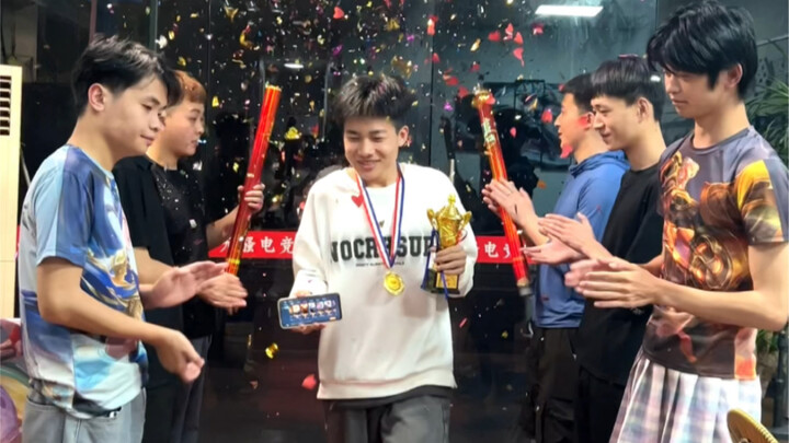 Selamat datang Liu Shan versi Tiongkok di studio kami