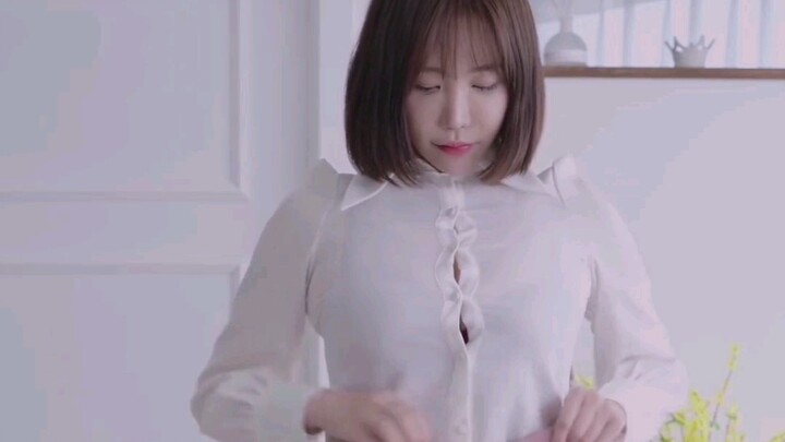 Mỗi lời nói, mỗi nụ cười đều khiến người ta rung động, khiến tâm hồn bị cuốn đi, khó lòng rời xa.