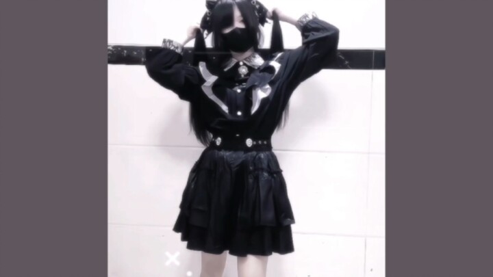 仅剩的五官也被刘海遮完了