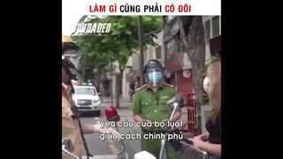 Làm Gì Cũng Phải Có Đôi