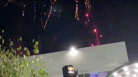 大爷是一名专业摄影师