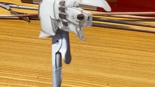 12 yuan tolong bawa pulang patung Gyu Gundam dengan cat Sanwa. Tukang lem yang malang tidak akan per