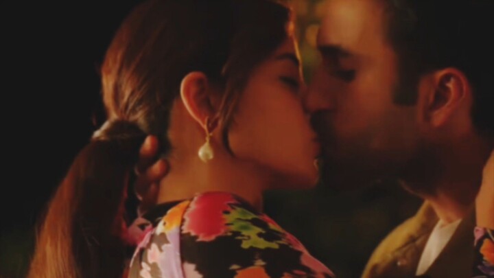 ANANYA PANDEY KISS HOT 🔥🔥🔥🥵