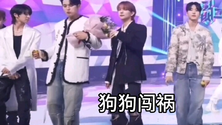 [You Hui Haoyu Kui Ba Shuo Xiu] A Stage Overflowing with All Kinds of “80s” Vibes