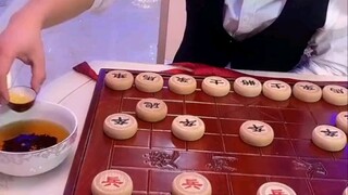 Hanya dalam waktu dua menit, saya pamer enam belas kali