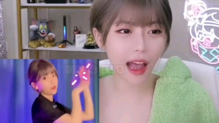 Zhou Shuyi has a knife scar on her chest; after fans kept asking, she finally revealed the truth.