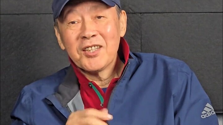 Hầu Thiên Lai công khai chơi đùa với meme, các bạn biết đến tổng Hầu qua bộ phim nào vậy?