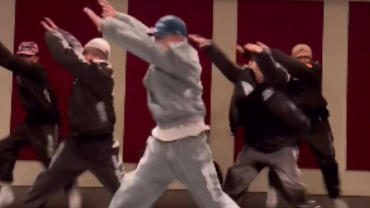 Tarian ini keren banget, ganteng aja udah cukup!