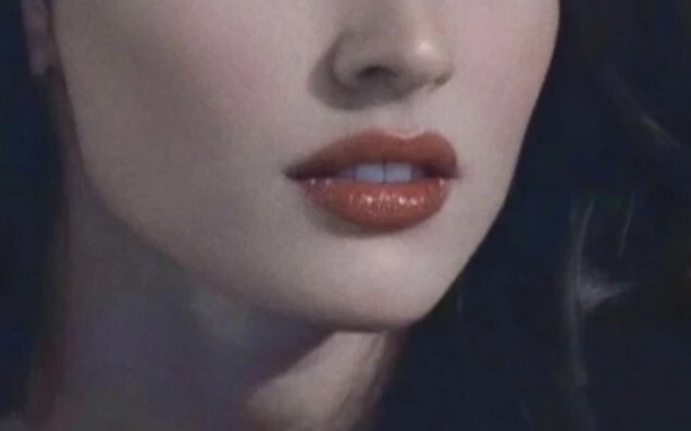 Before she became a Kardashian, she was still very beautiful.