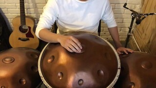 Lagu "Astronomia" Vicetone dan Tony Igy di-cover dengan handpan