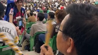 The beverage girl at the Japanese baseball game is here again (0908)