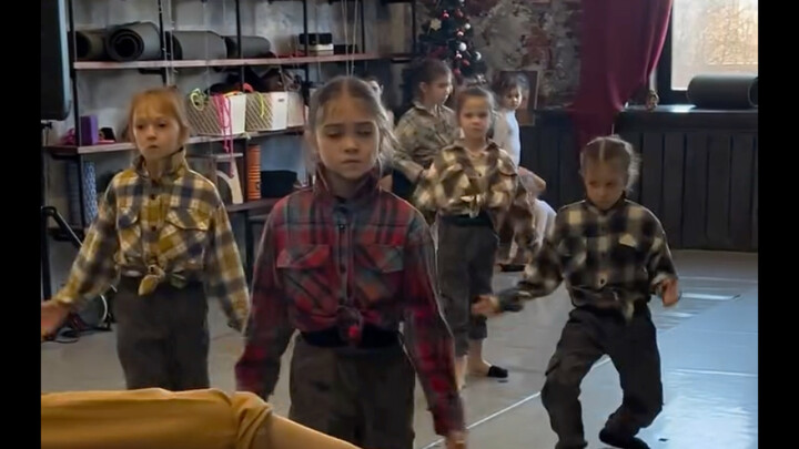 Russian Kids Dancing