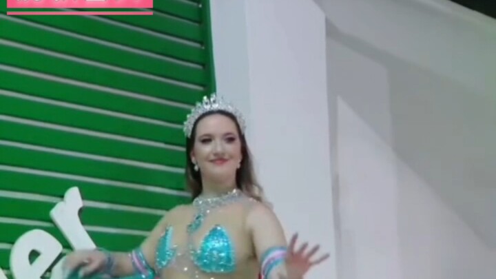 #tari #nyanyi #wanita cantik #pandai menyanyi dan menari