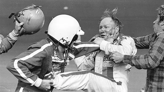 1979 Daytona 500 Cale Yarborough vs Bobby allison fight