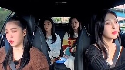 【Red Velvet】Their reactions when the convertible roof was opened: