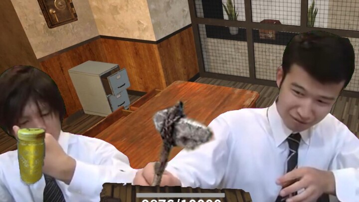 Hai người đến phòng vật tư mà không có dụng cụ cạy khóa...