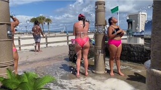 Hot girls on the beach . Tắm biển ở Florida